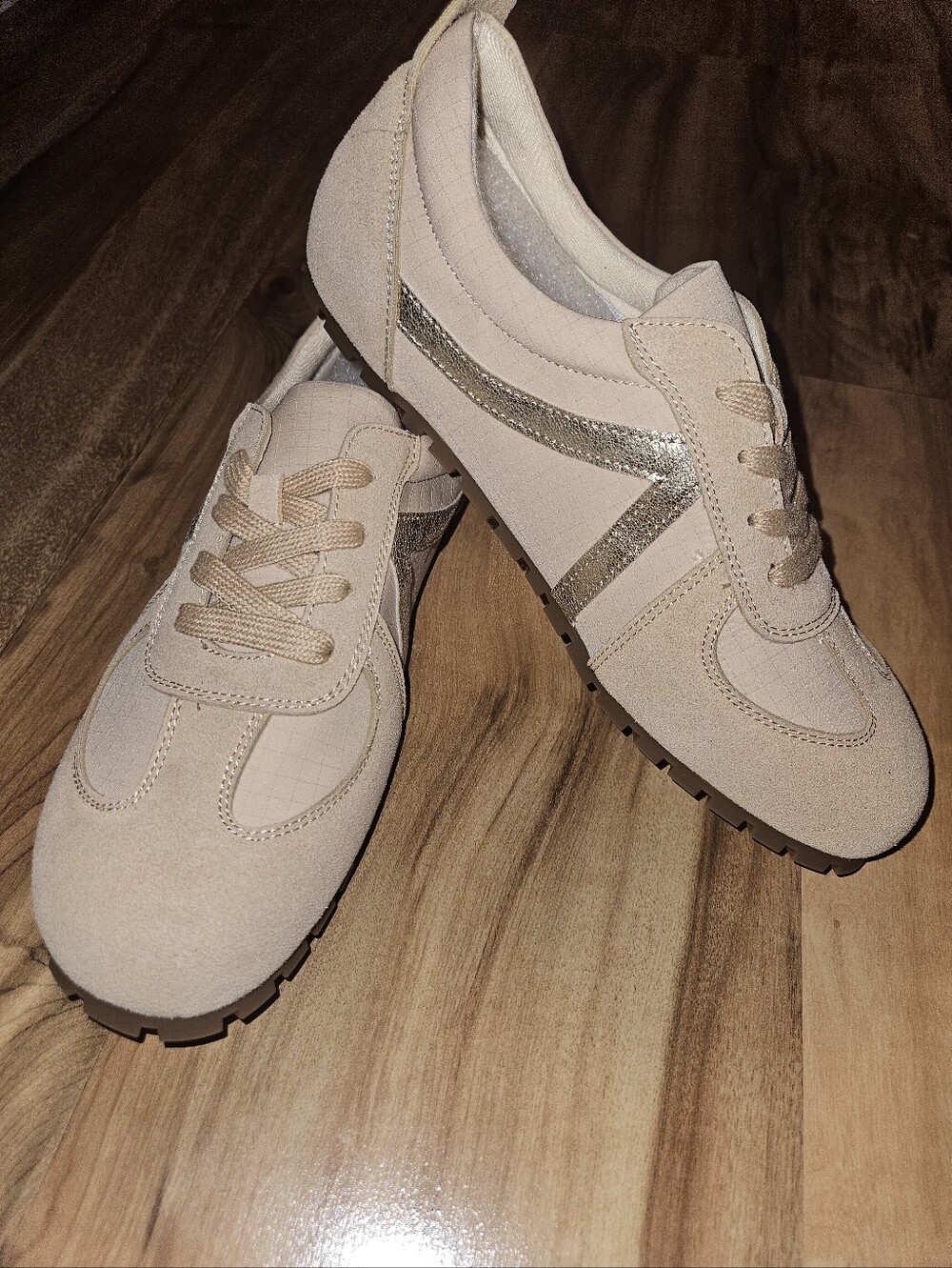 RCTEC Women's Beige Cow Suede Sneakers Gold Accent Size 10 NEW IN BOX